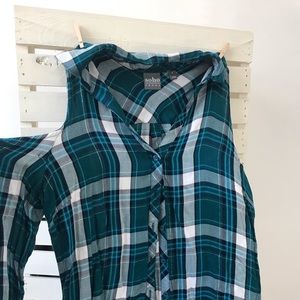 New York & Company Cold Shoulder Top